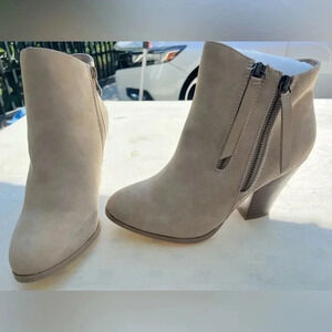 VALLY ZIP-UP BOOTIES IN FAUX LEATHER